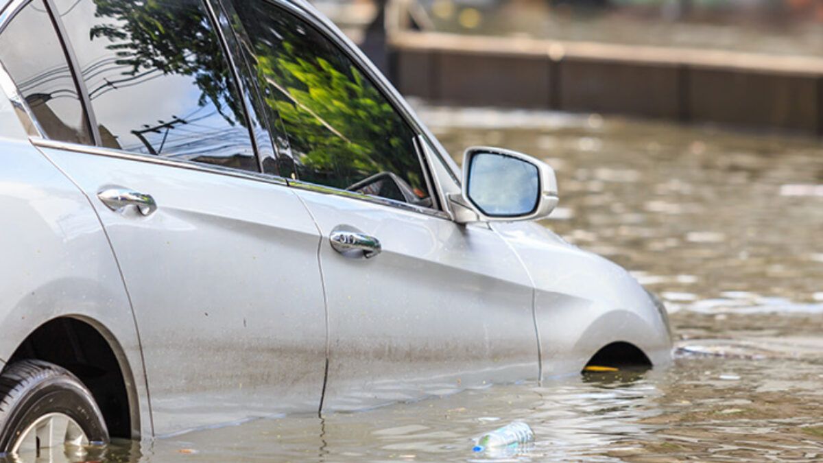 5 Essential Steps to Restore Your Flooded Vehicle Safely