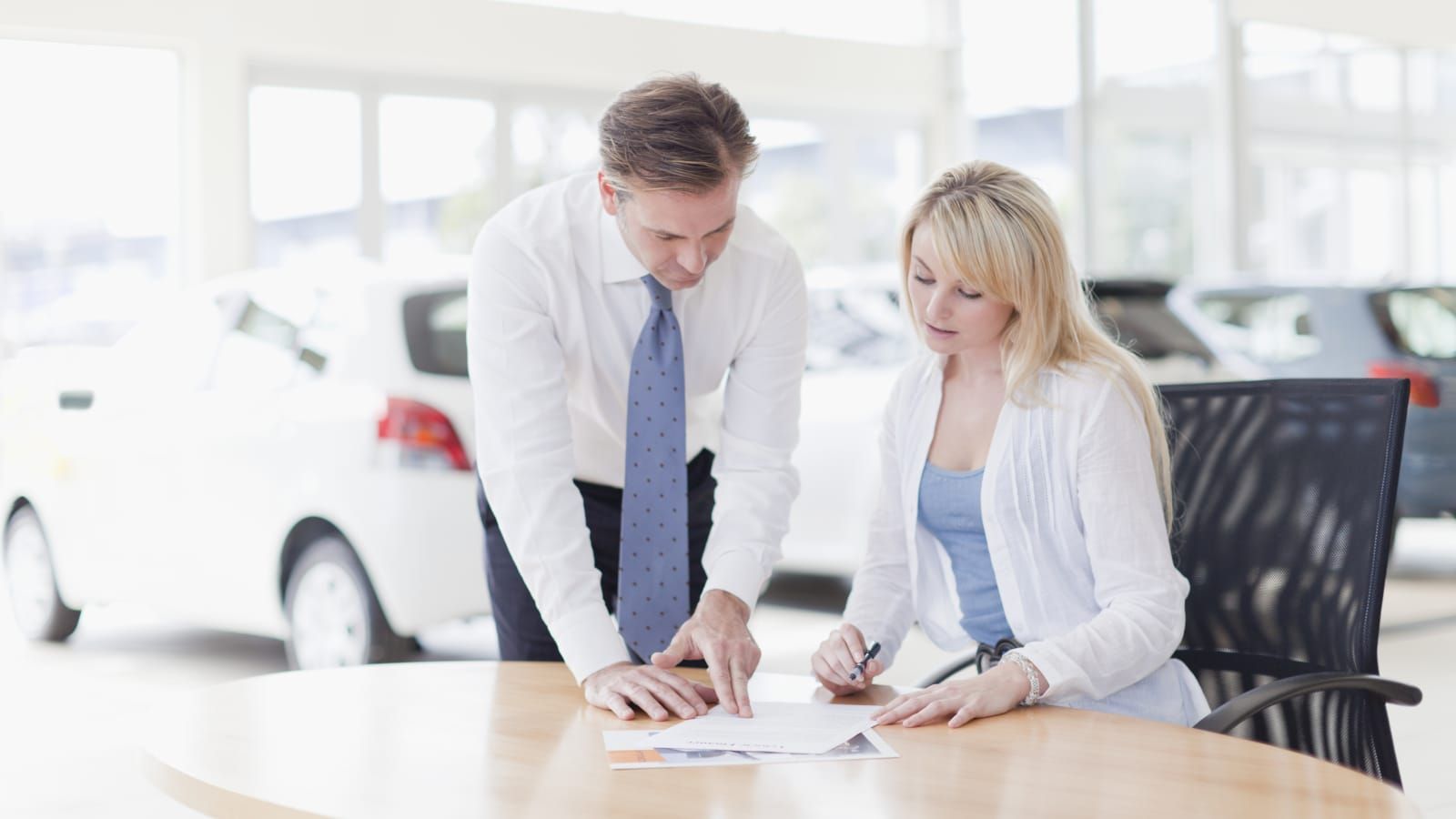 Su guía para comprar autos económicos en subastas de autos baratos