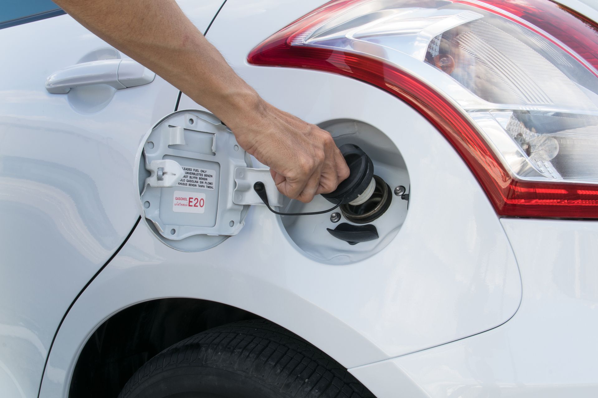 4 Gas & Electric Cars That Deliver Top Fuel Efficiency