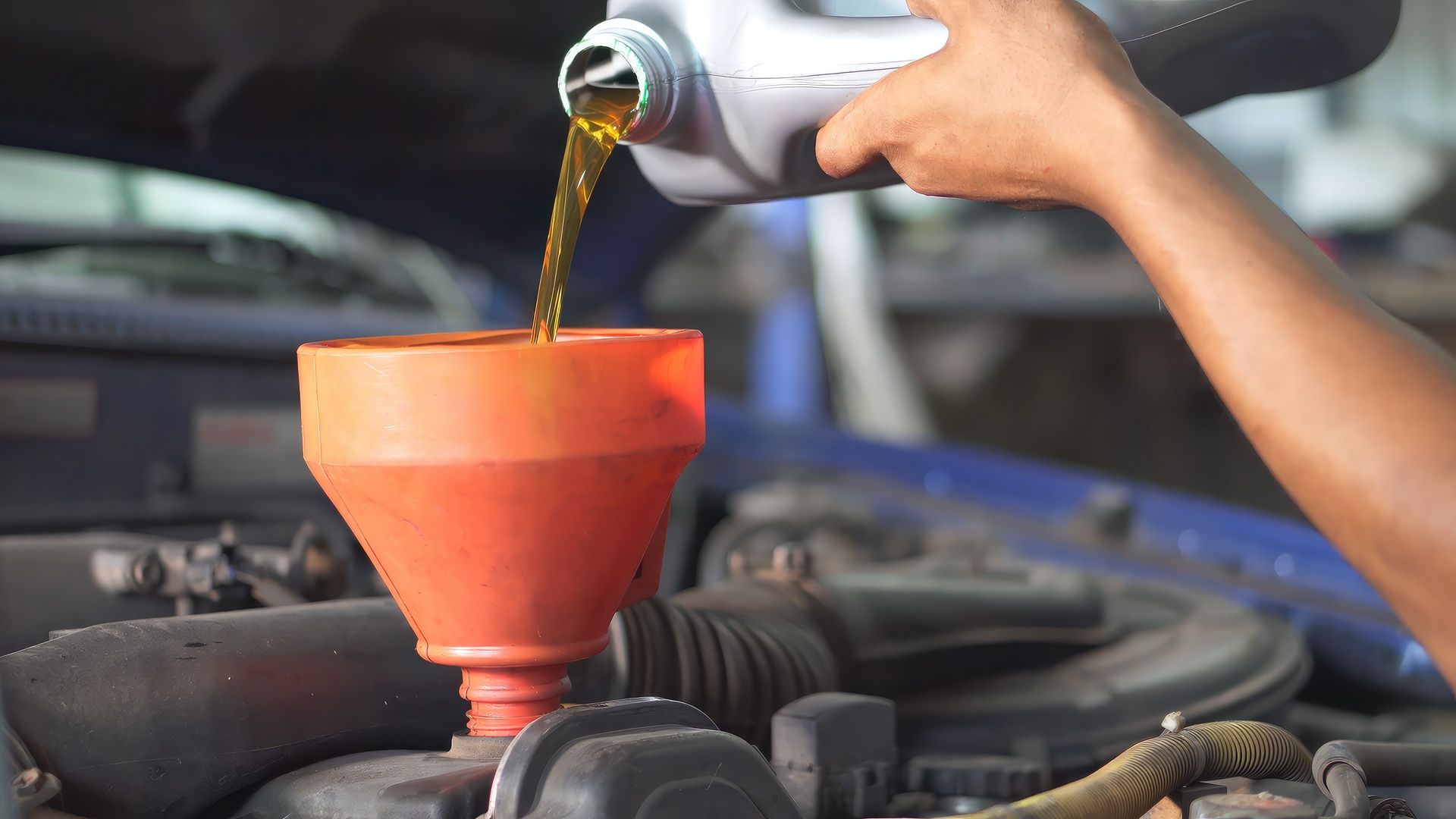 Choosing the Best Engine Oil for Your Car on a Budget