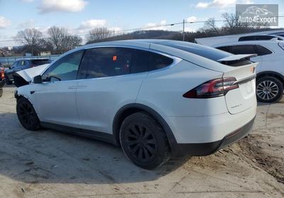 2019 Tesla Model X 5YJXCAE2XKF152636 photo 1